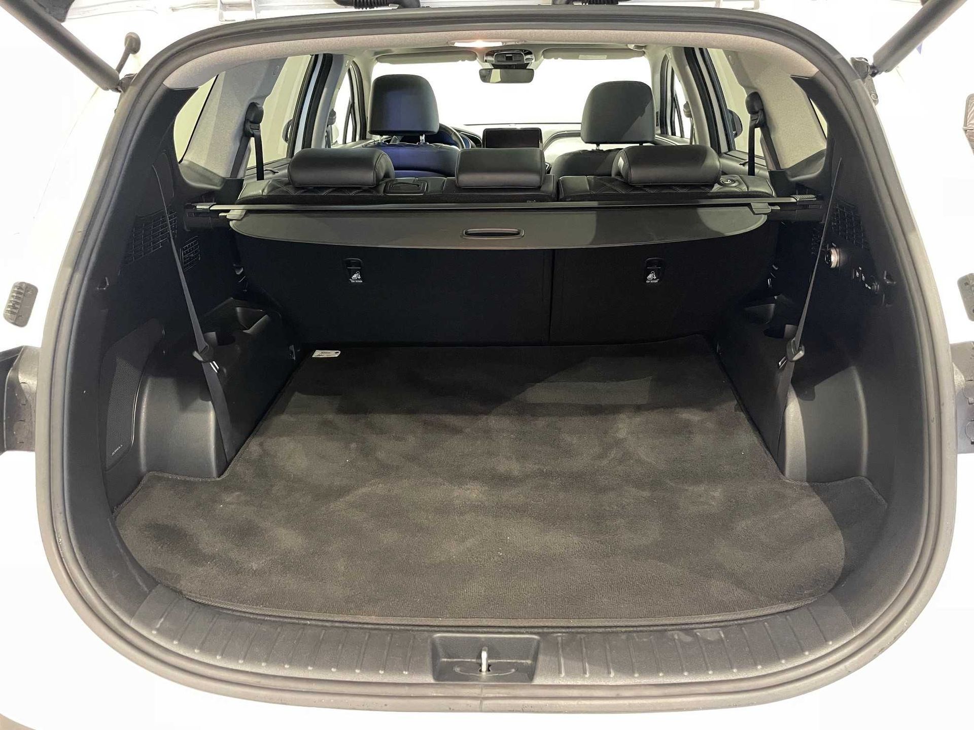 Hyundai Santa Fe 1.6 TGDi HEV en Barcelona